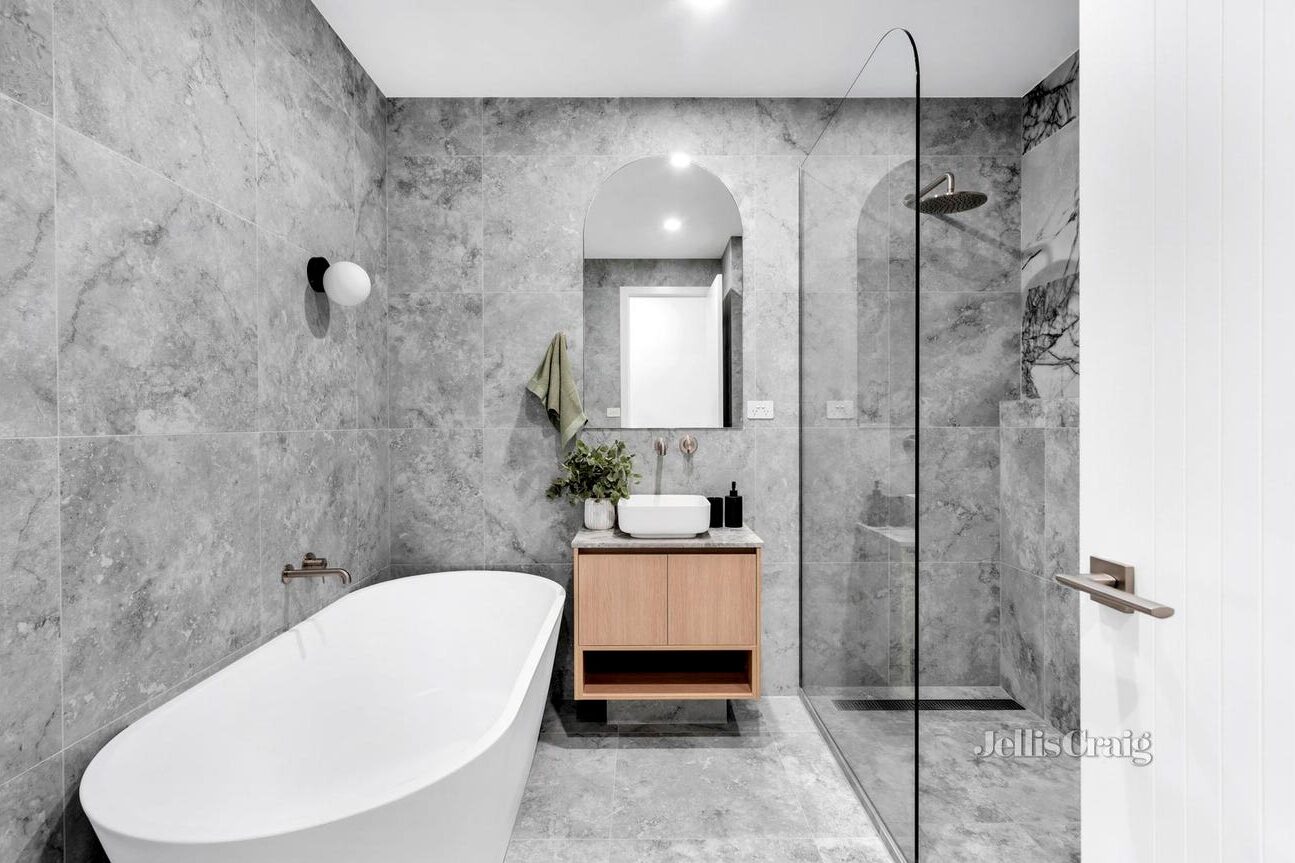 Brunswick Albert St 217-8